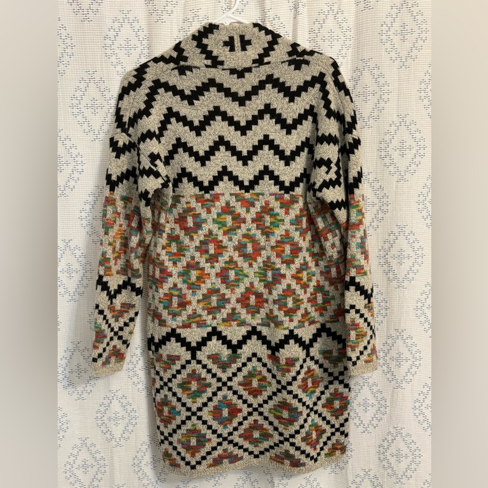 Southwestern Flair! Dreamers Black and Multicolor Chevron Cardigan - Picture 2 of 9